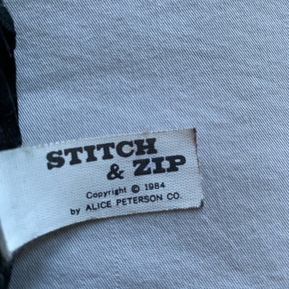 Vintage 1984 Gorgeous Cross Stitch Wallet/Bag with Zipper from Stitch & Z… - Picture 2 of 4